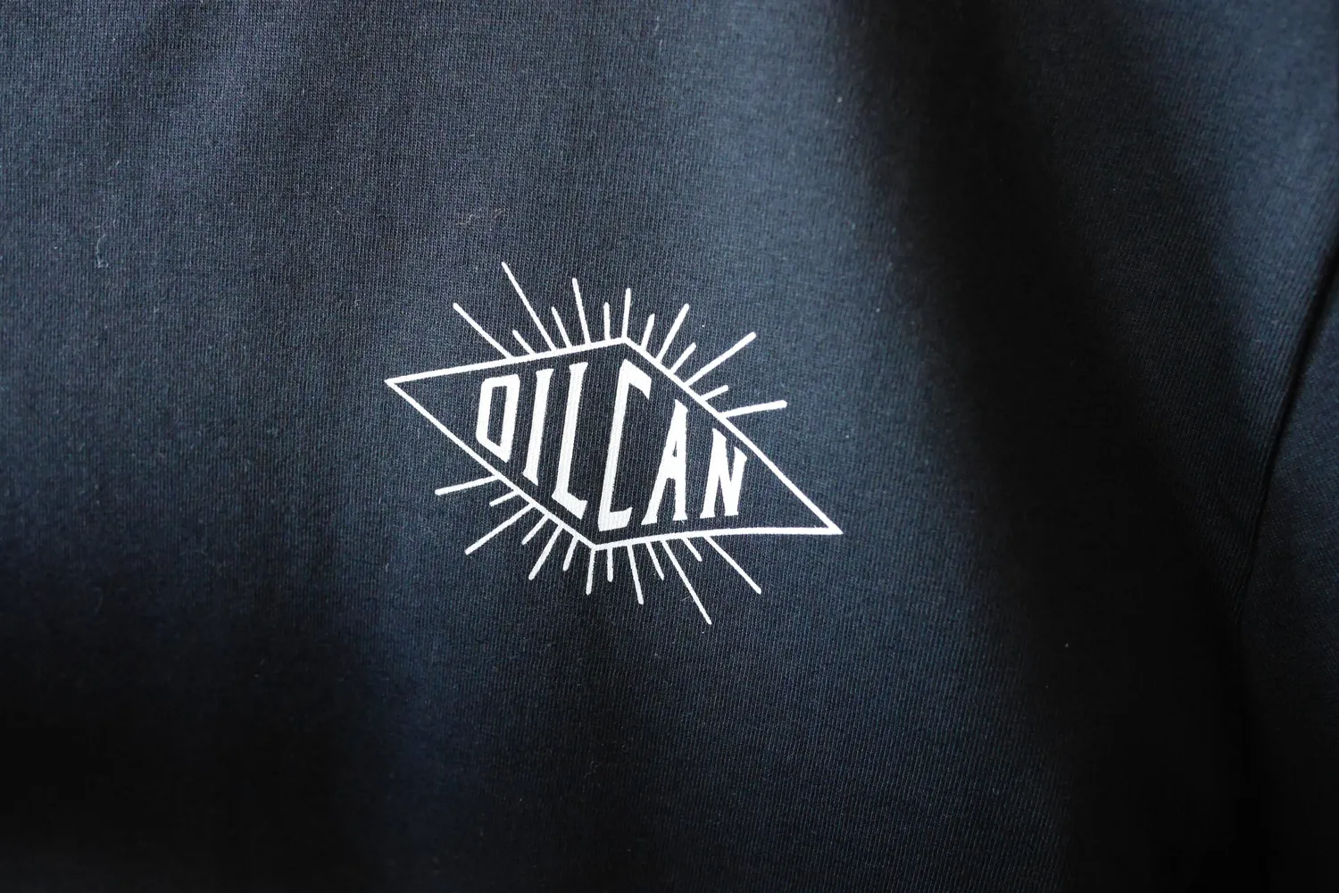 Oil Can Grooming About a Thousand Miles t-shirt svart tung