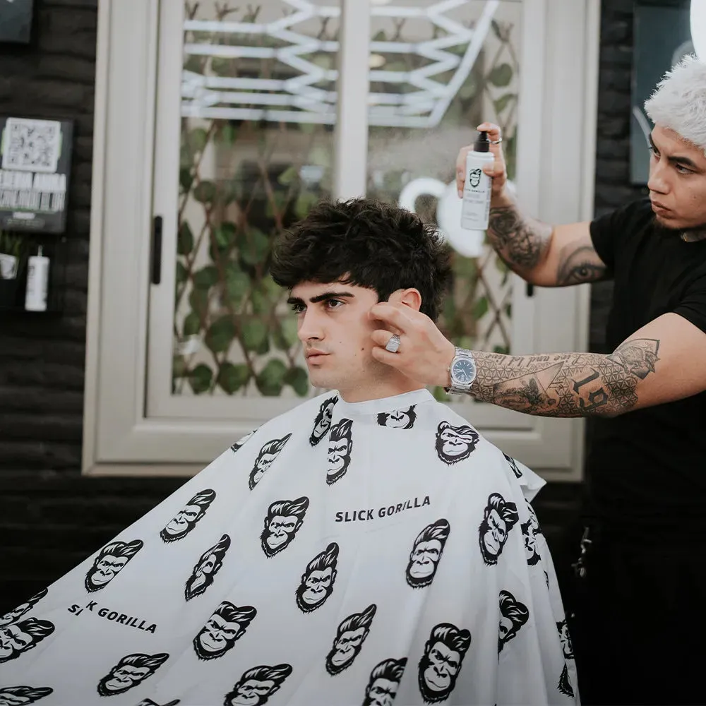 Slick Gorilla Barber Cape frisörkappa vit