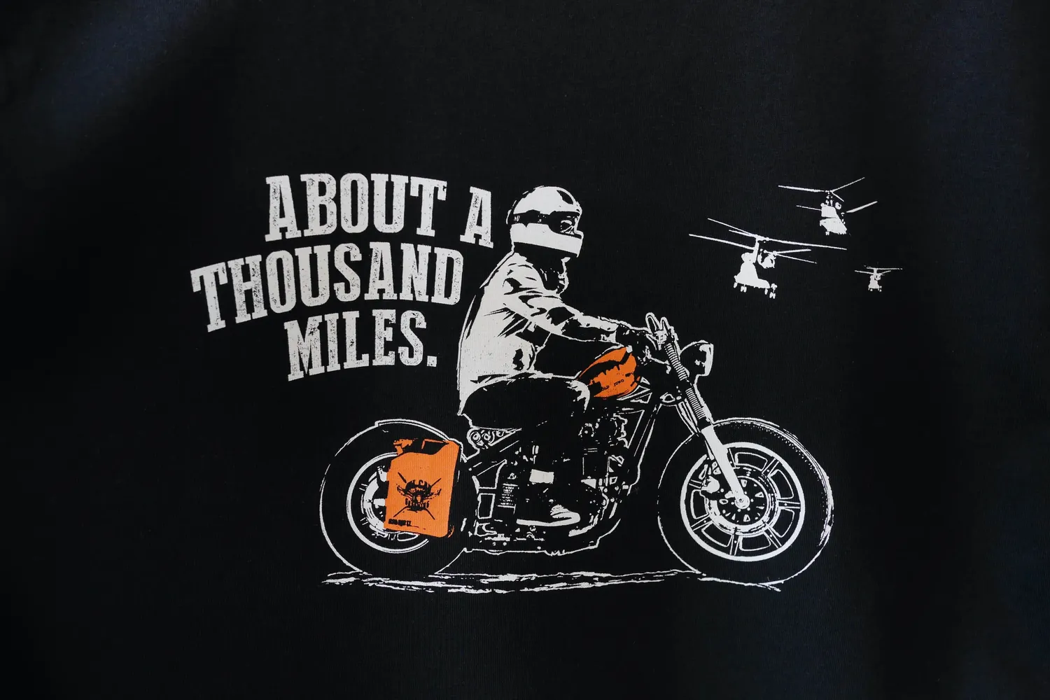 Oil Can Grooming About a Thousand Miles t-shirt svart tung