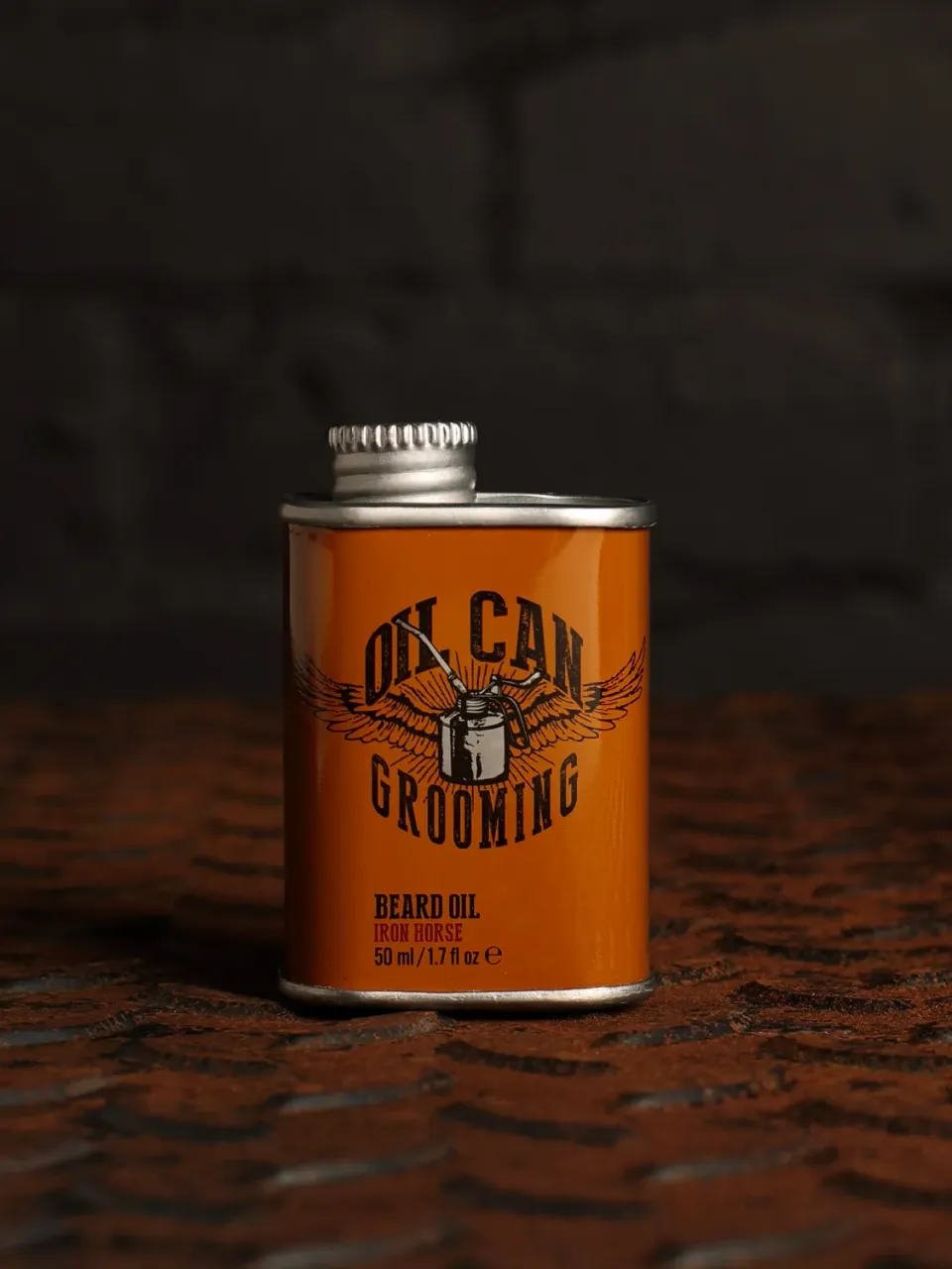 Oil Can Grooming Iron Horse skäggolja 50 ml läder-hallon